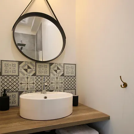 Lumineux Avec Terrasse